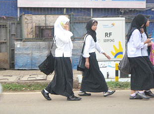 インドネシアの女学生